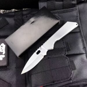 Sandy Advance Has No Word-less Folding Knife